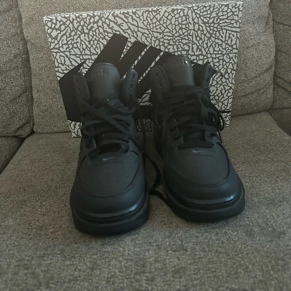 Men’s NIKE boots size 9 1/2 new never worn Nike Manoadome Men main image 4